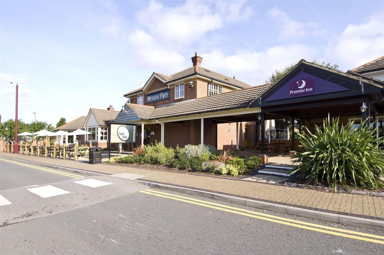 Premier Inn Bristol South Exterior photo