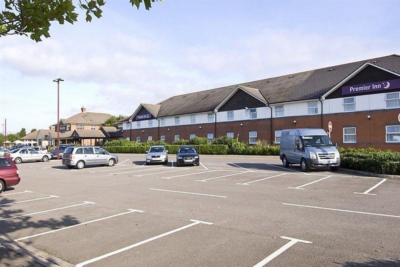 Premier Inn Bristol South Exterior photo