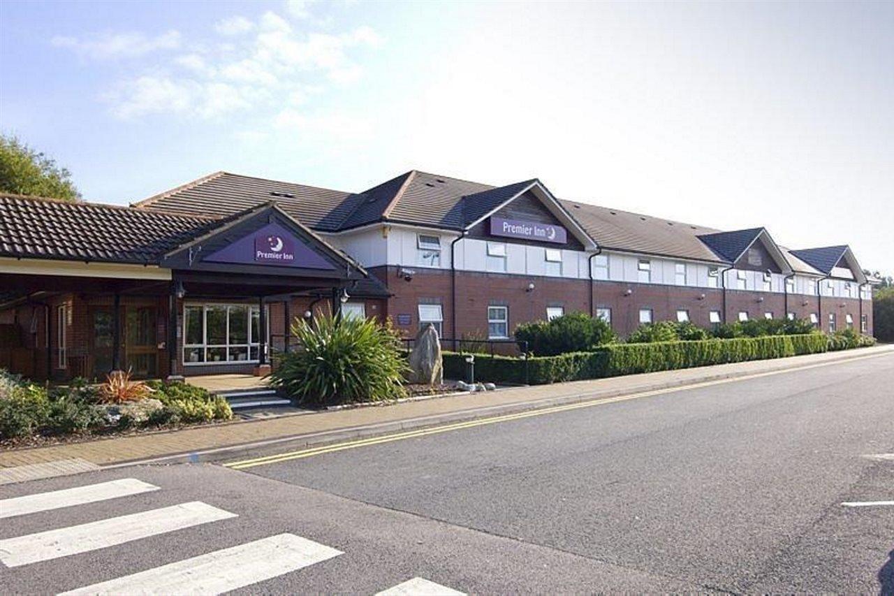Premier Inn Bristol South Exterior photo